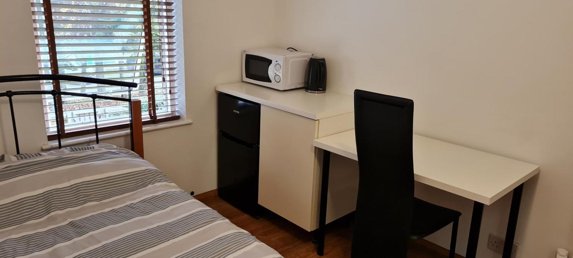 Luton, Lu3 Double Ensuite Room Luton  Ngoại thất bức ảnh